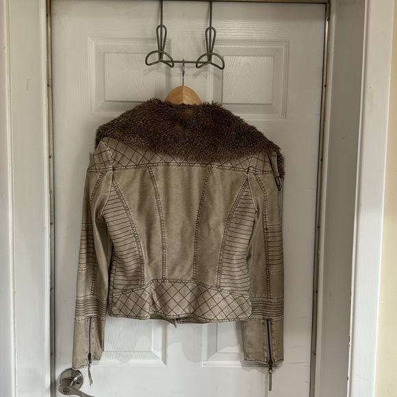 Guess Jacket size: M - Picture 3 of 5